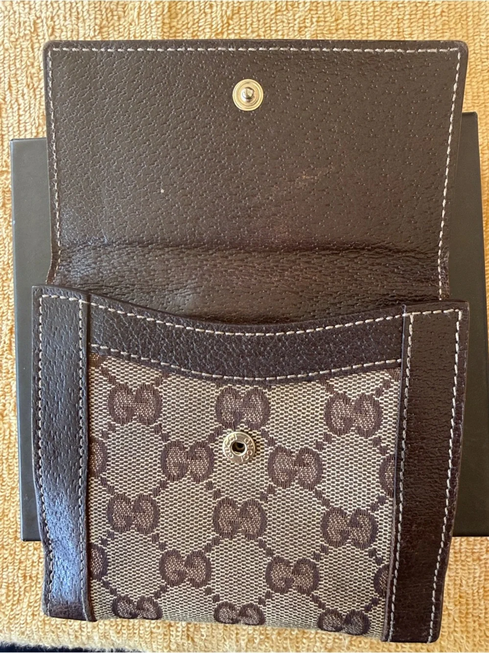 Authentic Gucci Wallet - Picture 3 of 9